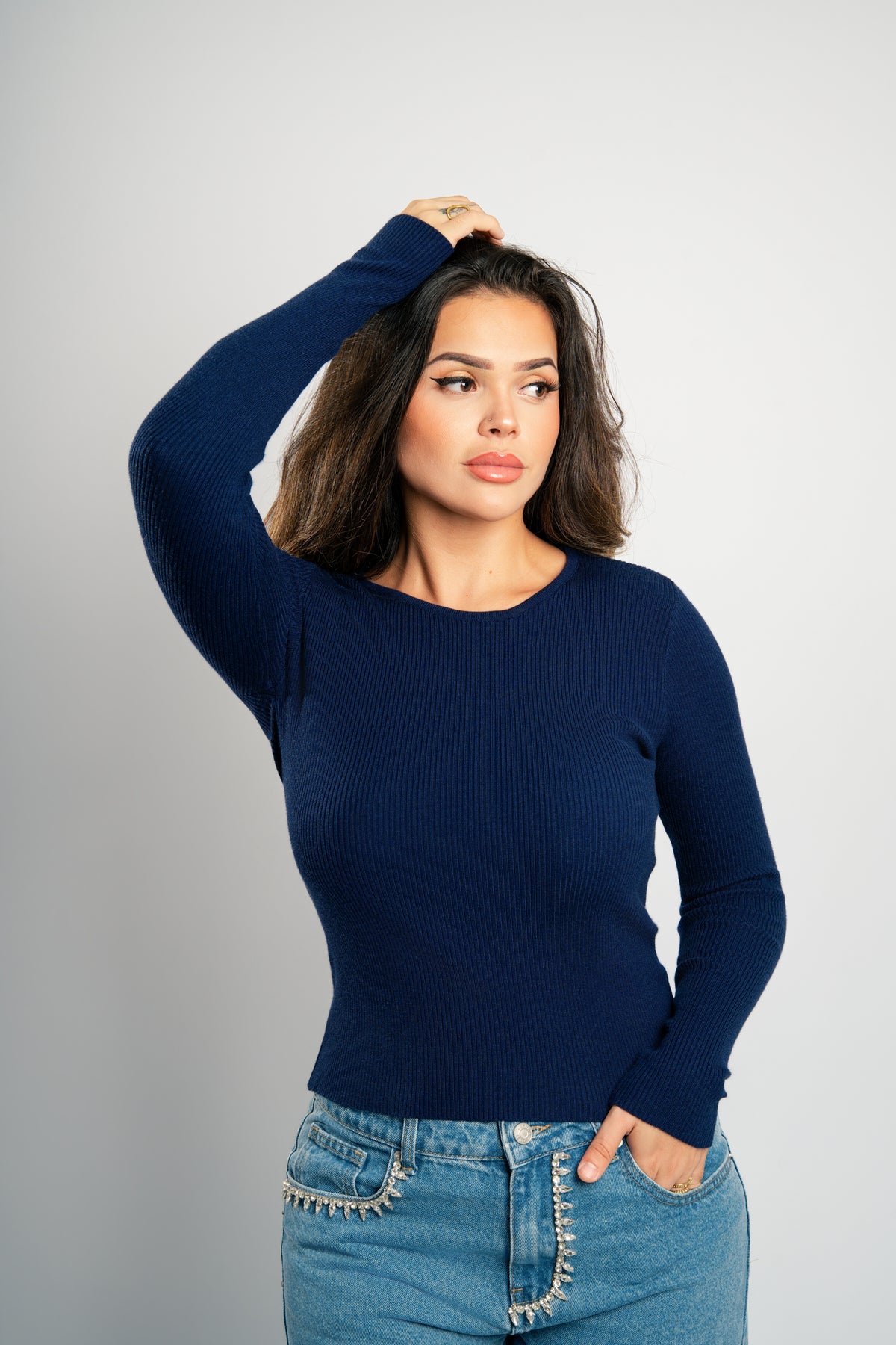 pull fin près du corp
