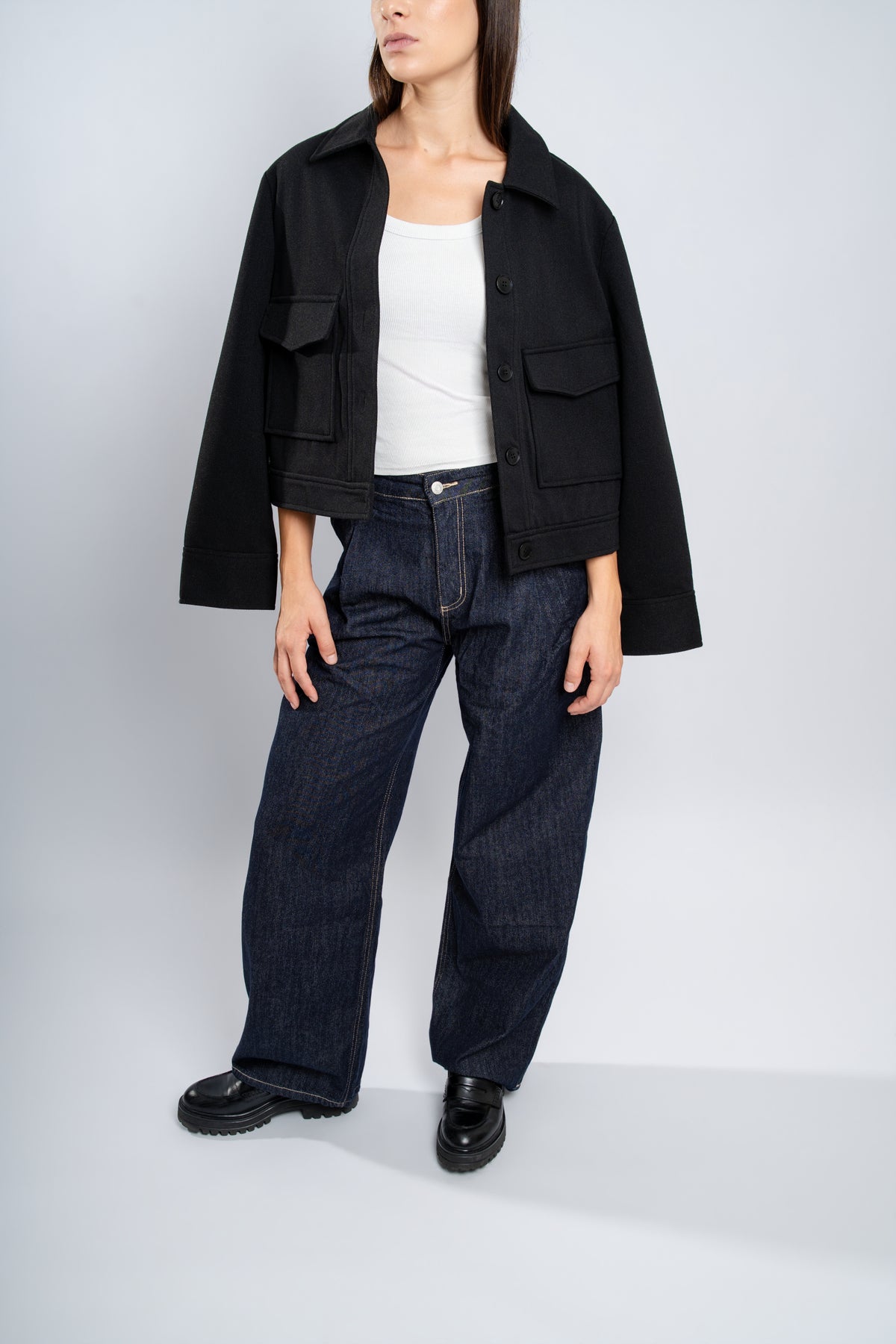 Veste courte col chemise noire
