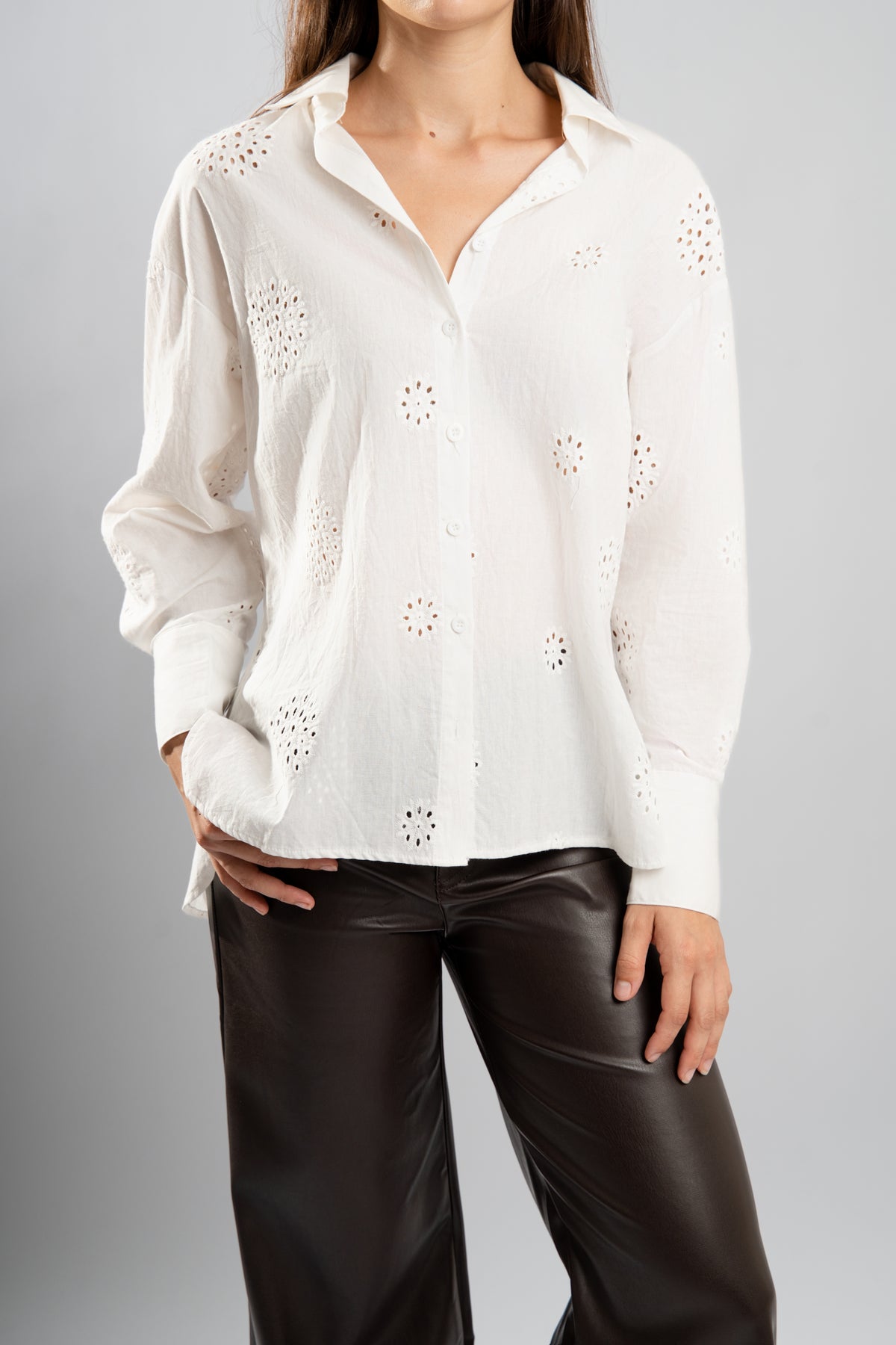 Chemise  blanche en broderie anglaise