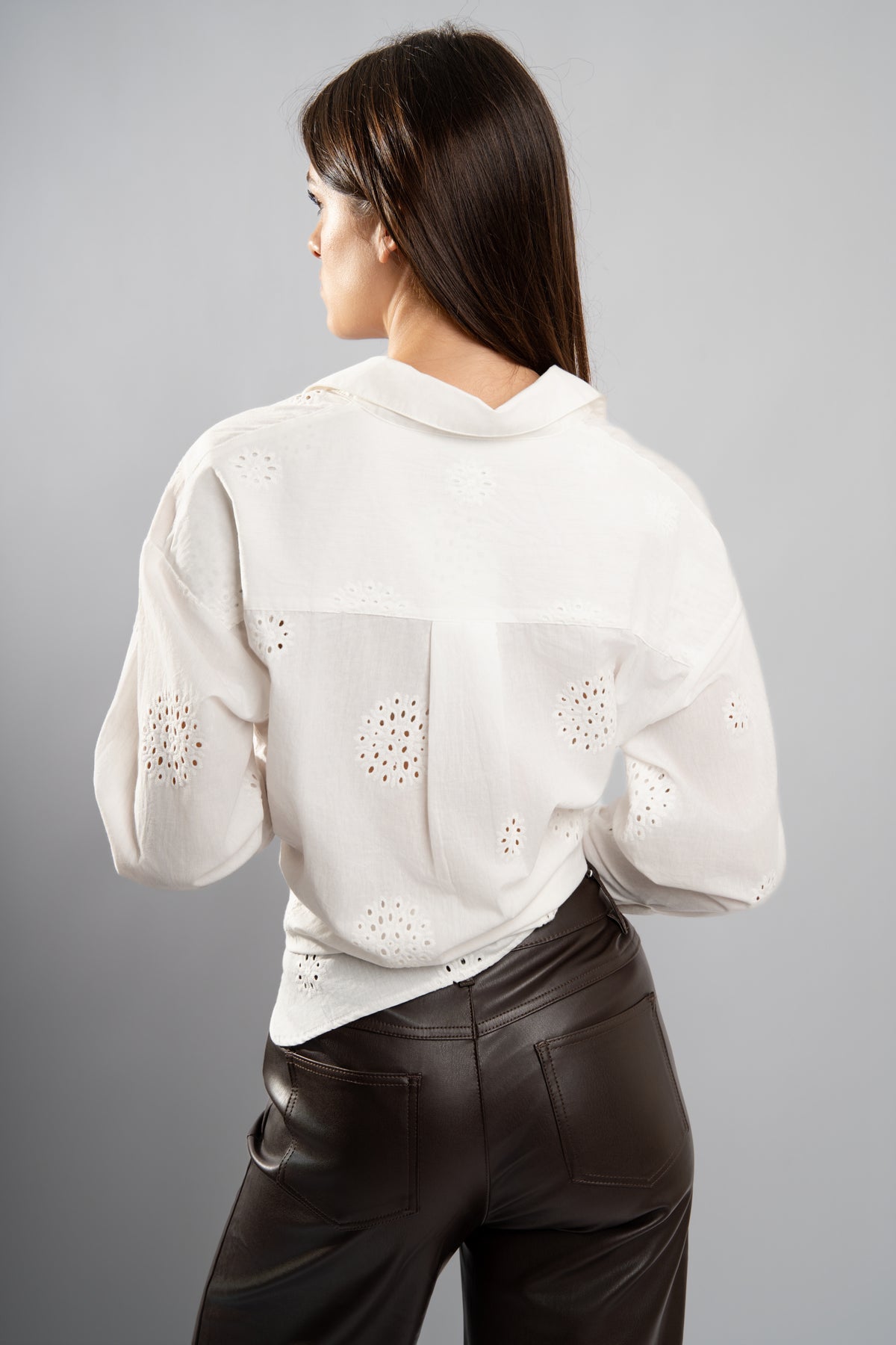 Chemise  blanche en broderie anglaise