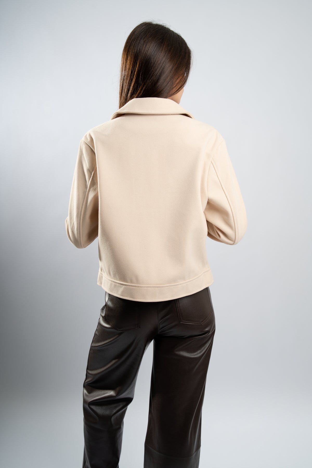Veste courte col chemise écru